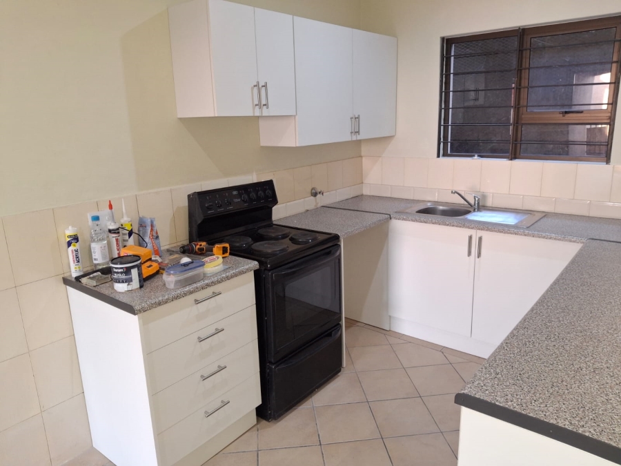 To Let 2 Bedroom Property for Rent in Sunnyrock Gauteng