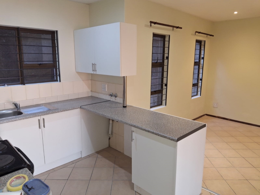 To Let 2 Bedroom Property for Rent in Sunnyrock Gauteng