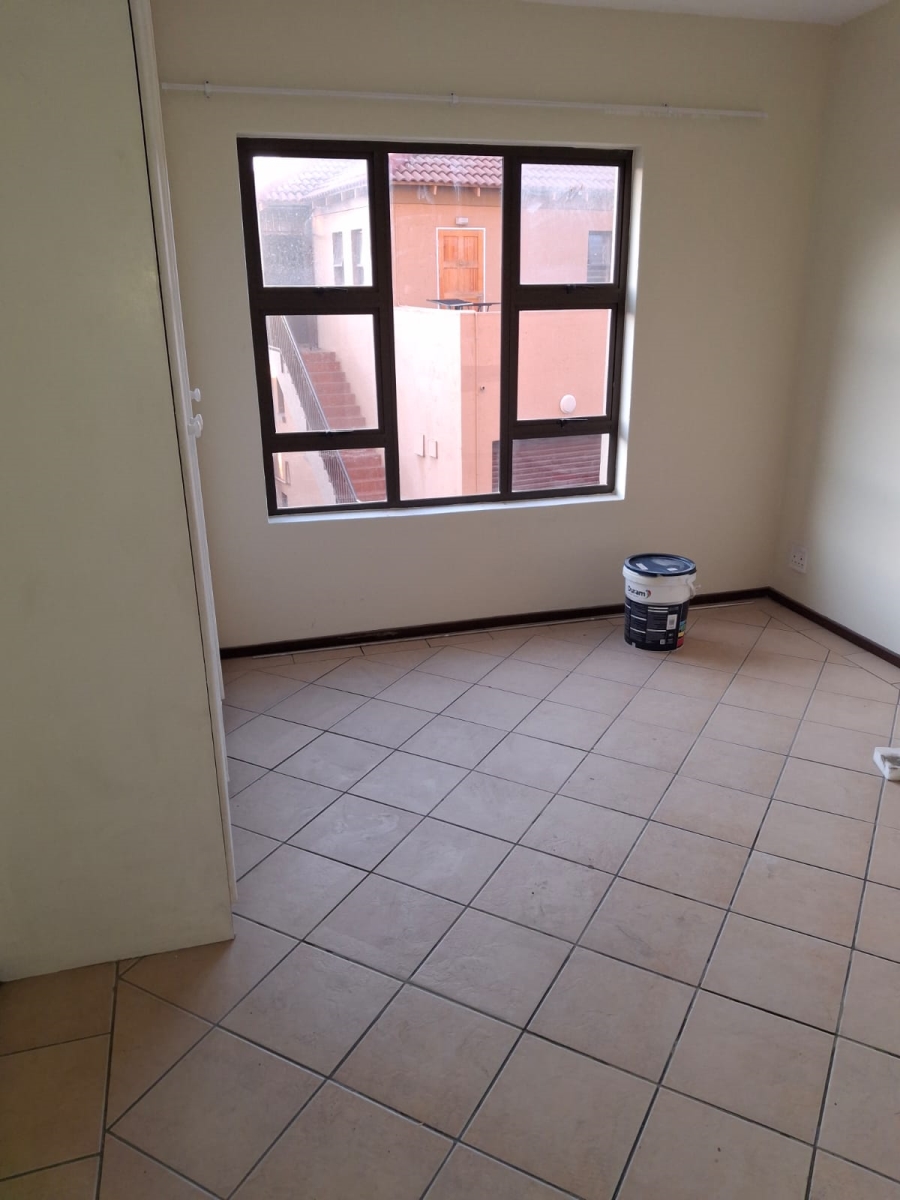 To Let 2 Bedroom Property for Rent in Sunnyrock Gauteng