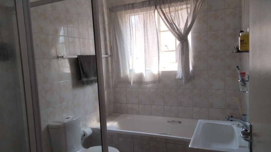 2 Bedroom Property for Sale in Bellairspark Gauteng