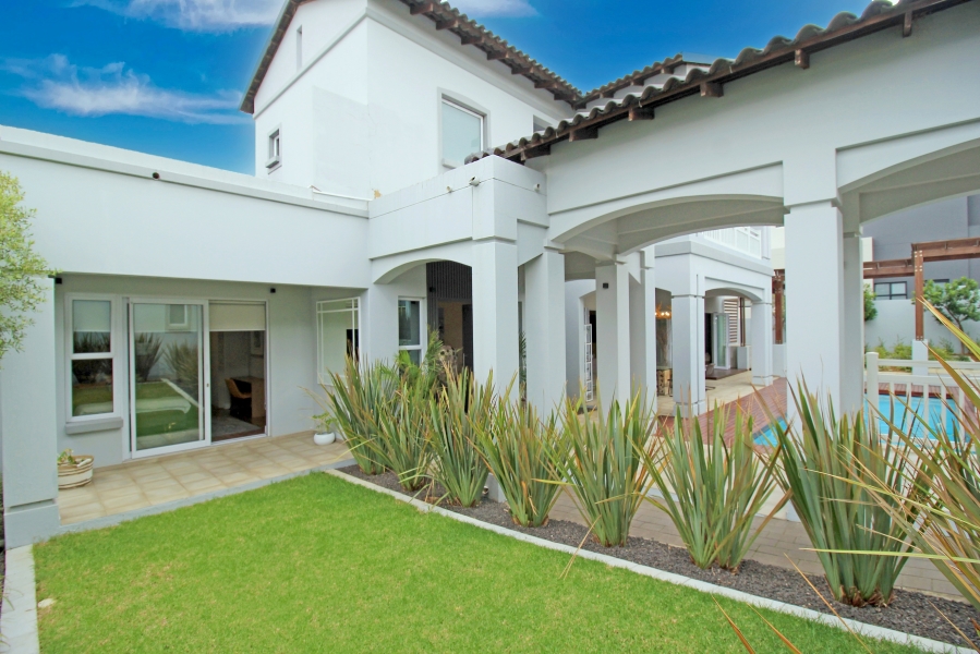 To Let 5 Bedroom Property for Rent in Waterfall Country Estate Gauteng
