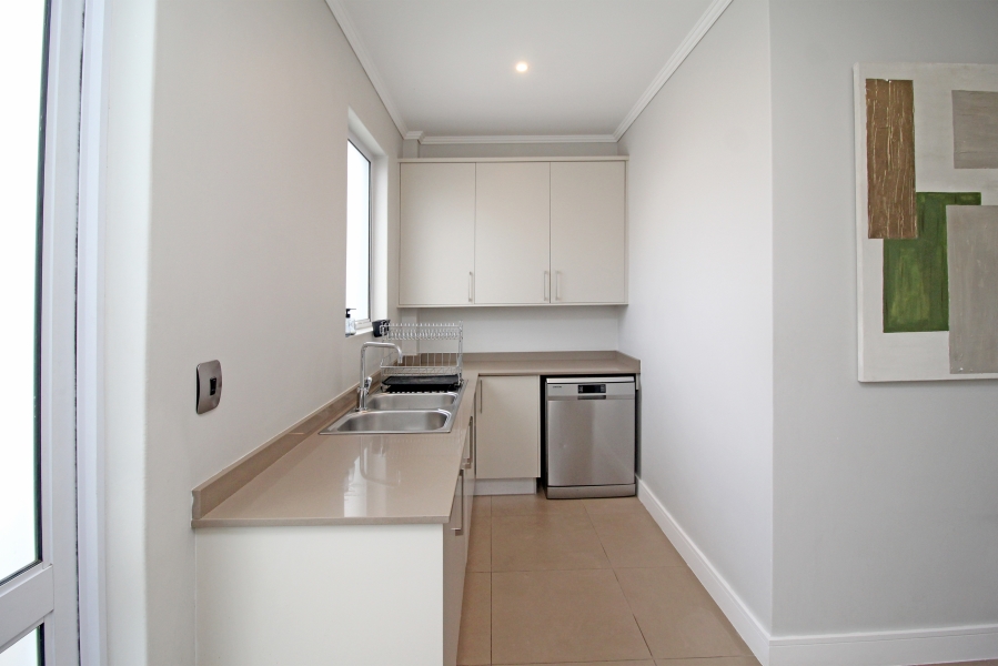 To Let 5 Bedroom Property for Rent in Waterfall Country Estate Gauteng