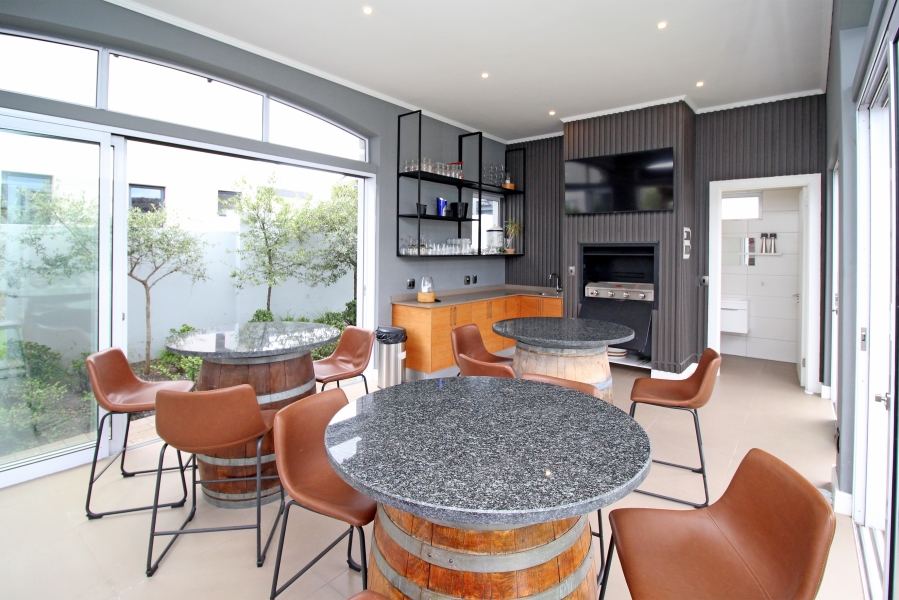 To Let 5 Bedroom Property for Rent in Waterfall Country Estate Gauteng