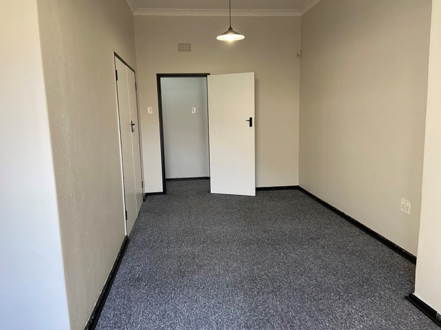To Let 4 Bedroom Property for Rent in Linden Gauteng