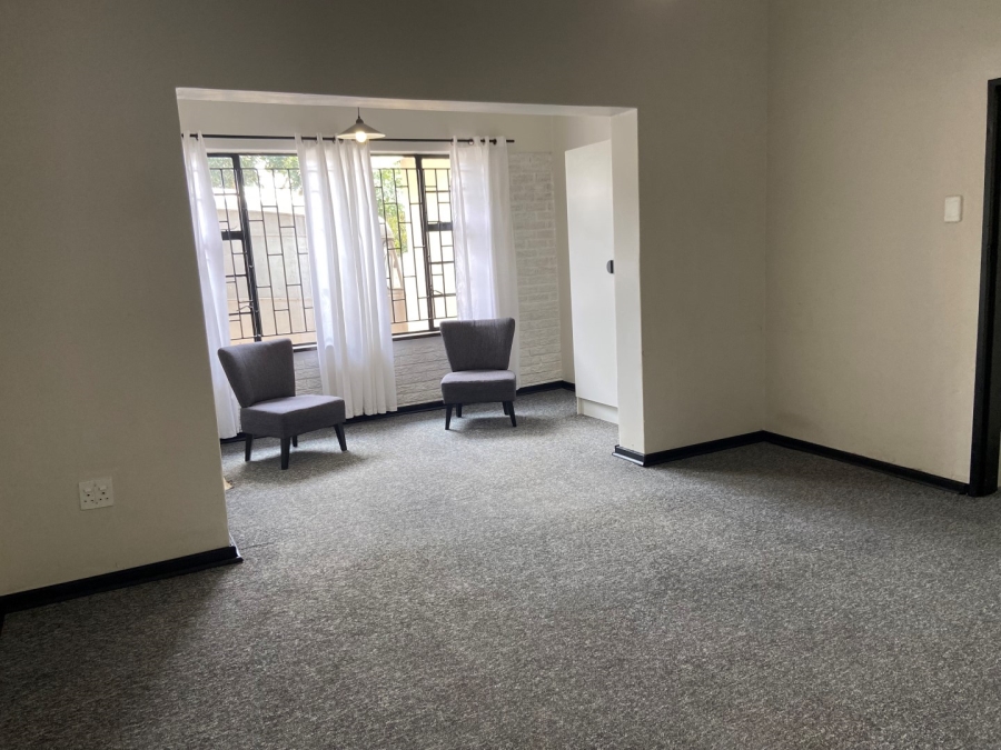 To Let 4 Bedroom Property for Rent in Linden Gauteng
