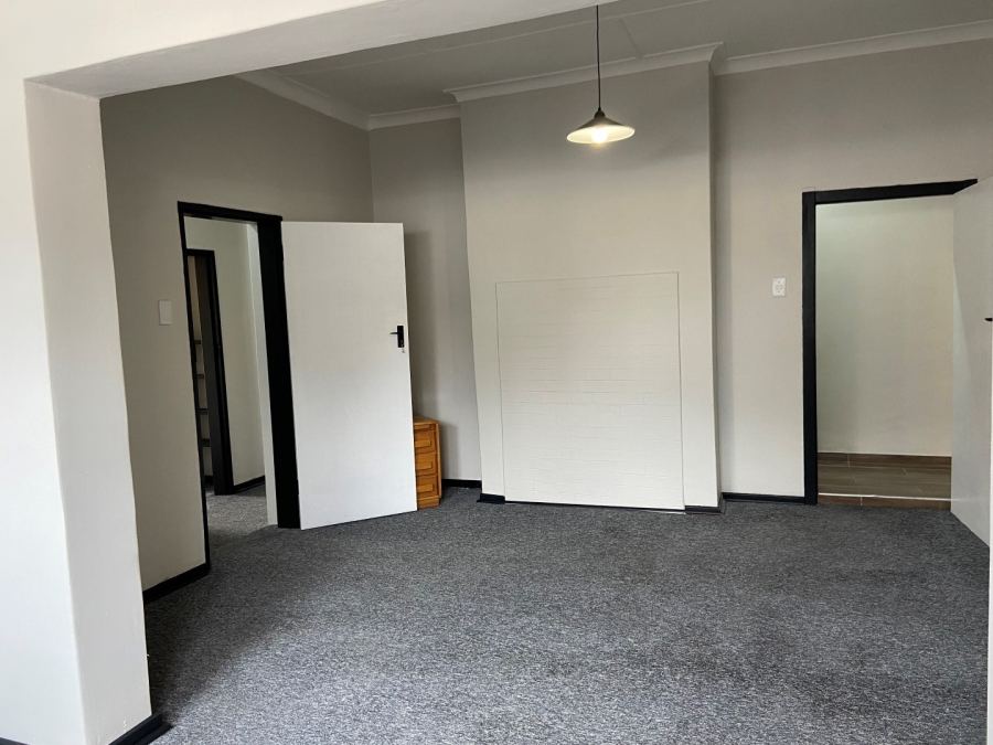 To Let 4 Bedroom Property for Rent in Linden Gauteng