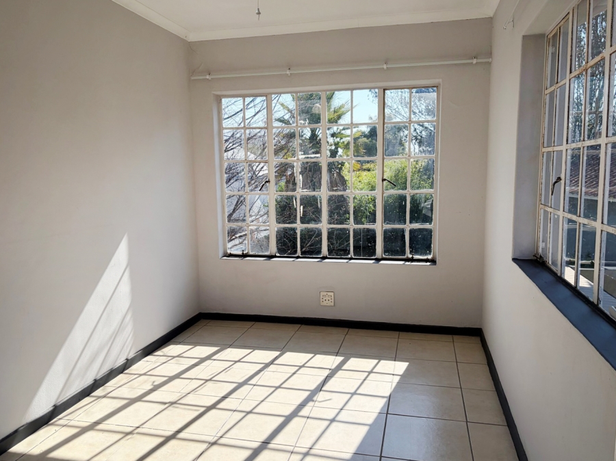 To Let 2 Bedroom Property for Rent in Linden Gauteng