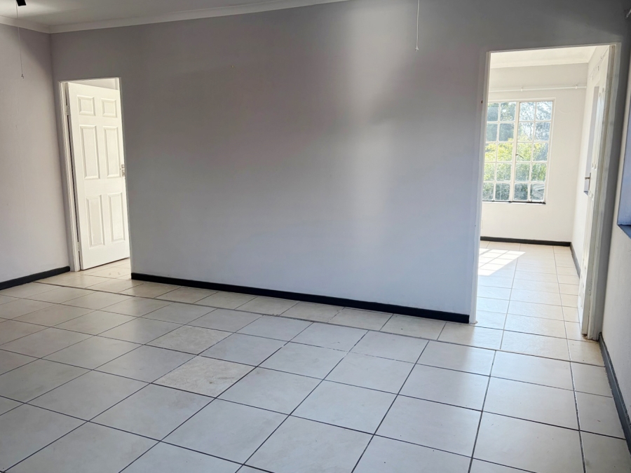 To Let 2 Bedroom Property for Rent in Linden Gauteng