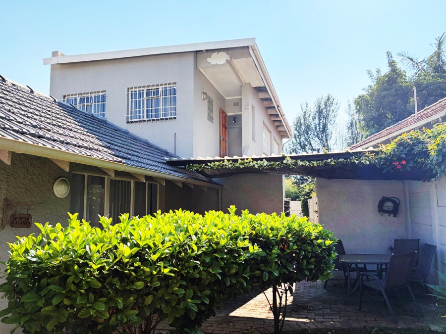 To Let 2 Bedroom Property for Rent in Linden Gauteng