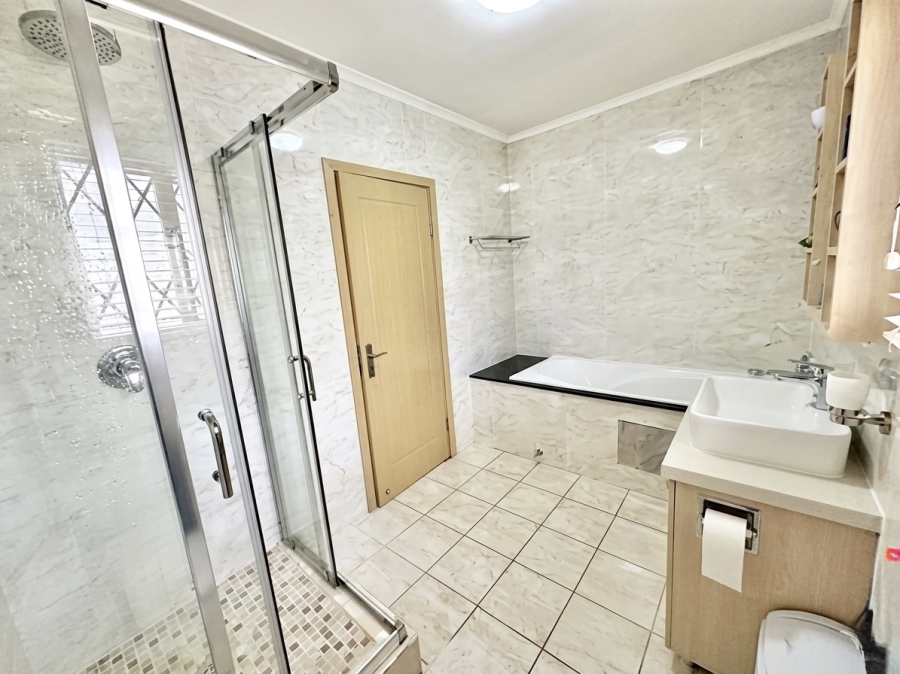 4 Bedroom Property for Sale in Carlswald Gauteng