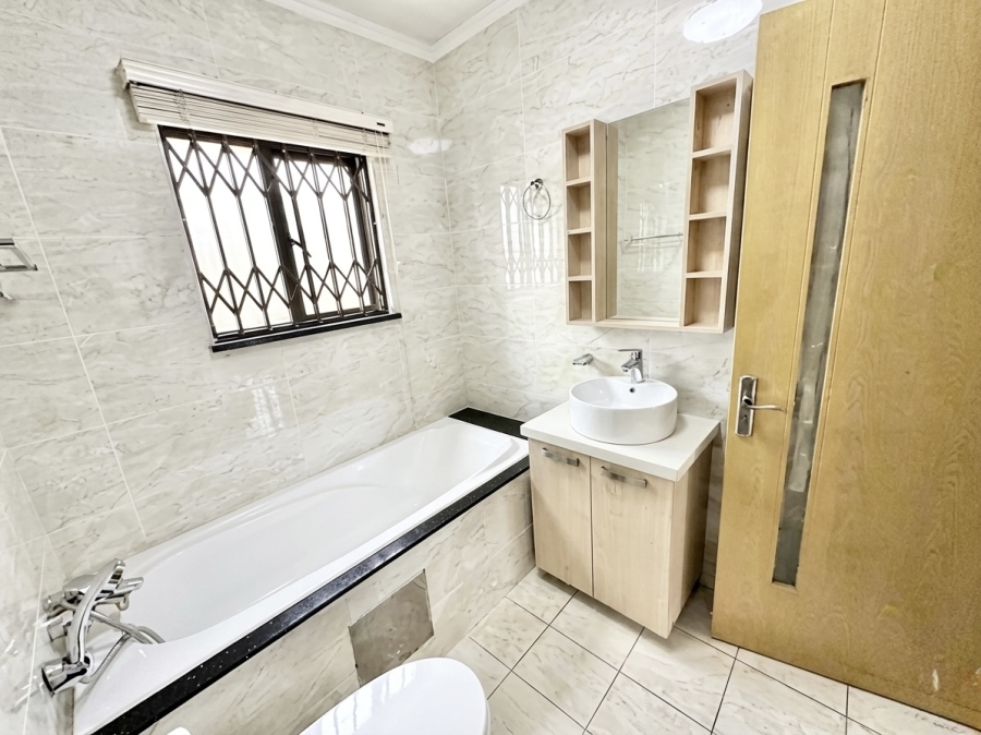 4 Bedroom Property for Sale in Carlswald Gauteng