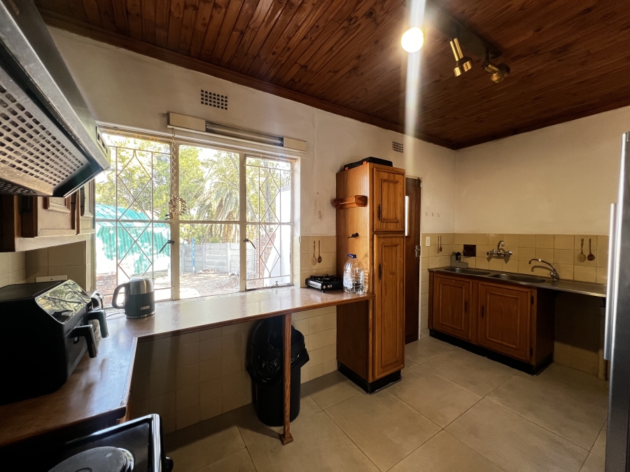 To Let 4 Bedroom Property for Rent in Vorna Valley Gauteng