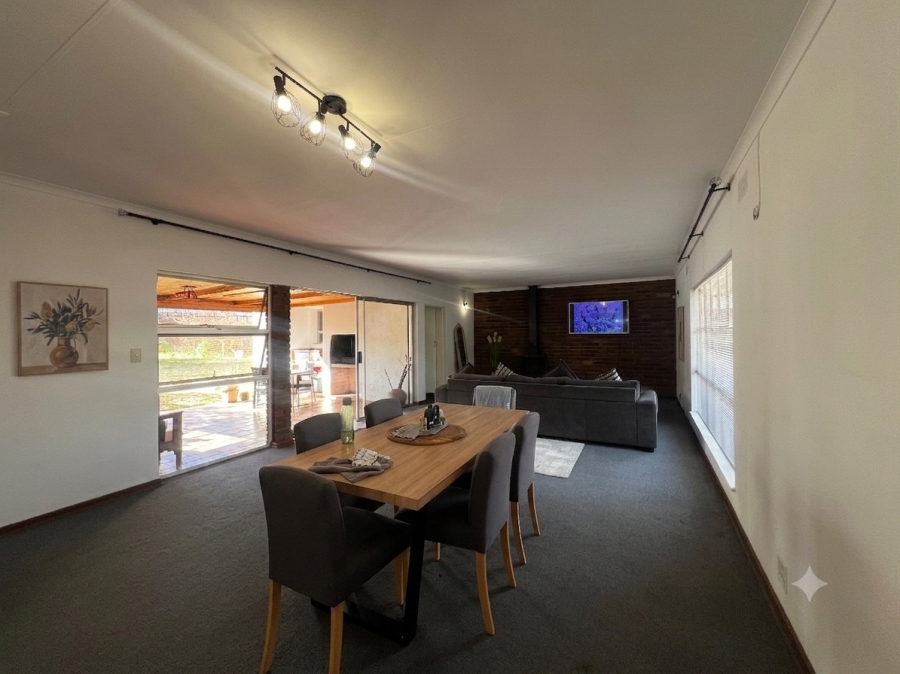 To Let 4 Bedroom Property for Rent in Vorna Valley Gauteng