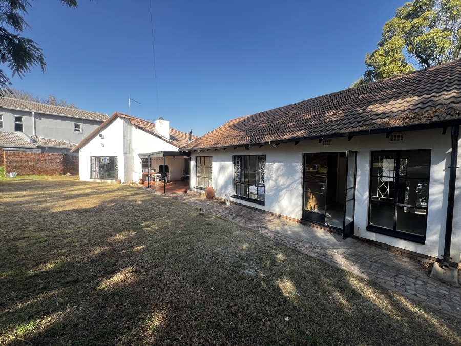 To Let 4 Bedroom Property for Rent in Vorna Valley Gauteng