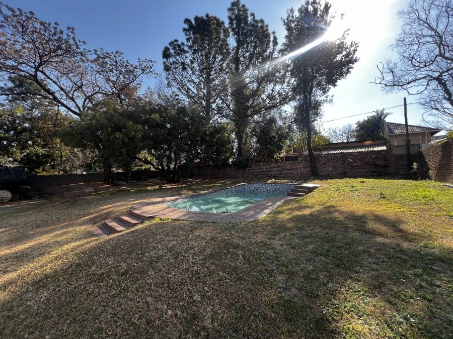To Let 4 Bedroom Property for Rent in Vorna Valley Gauteng