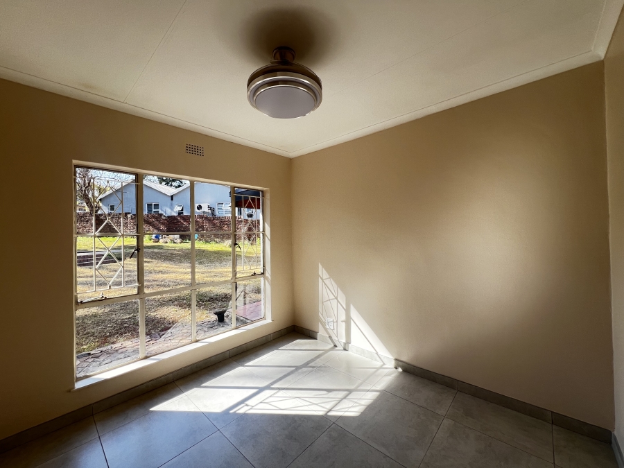 To Let 4 Bedroom Property for Rent in Vorna Valley Gauteng
