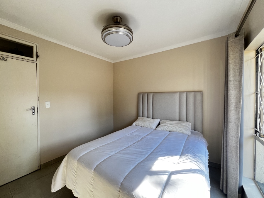 To Let 4 Bedroom Property for Rent in Vorna Valley Gauteng