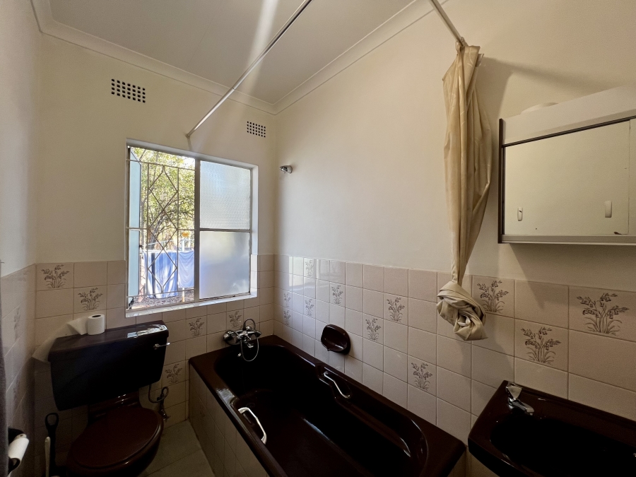 To Let 4 Bedroom Property for Rent in Vorna Valley Gauteng