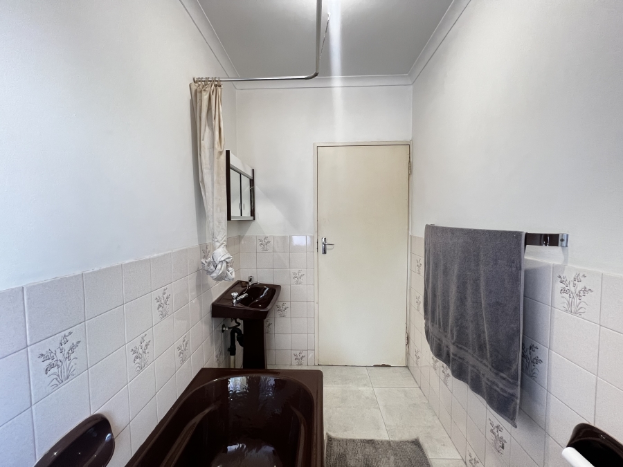 To Let 4 Bedroom Property for Rent in Vorna Valley Gauteng