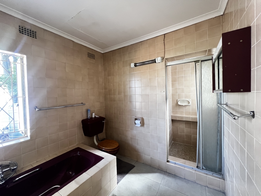To Let 4 Bedroom Property for Rent in Vorna Valley Gauteng