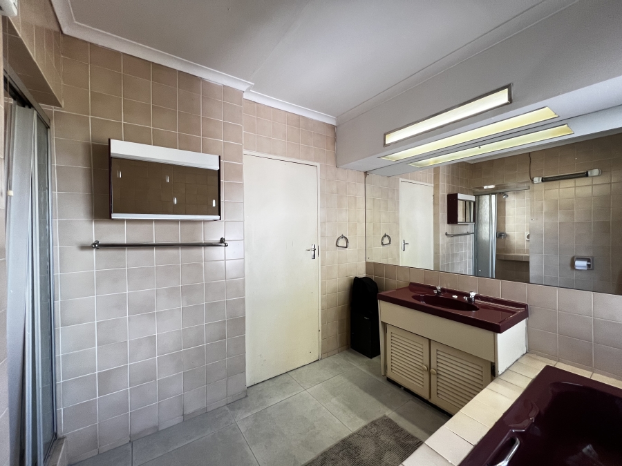 To Let 4 Bedroom Property for Rent in Vorna Valley Gauteng