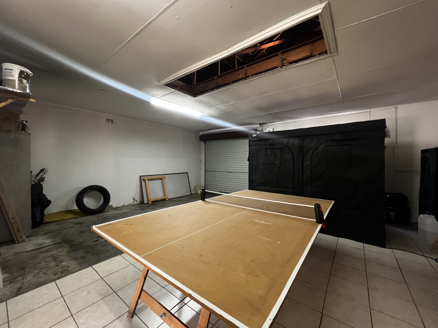 To Let 4 Bedroom Property for Rent in Vorna Valley Gauteng