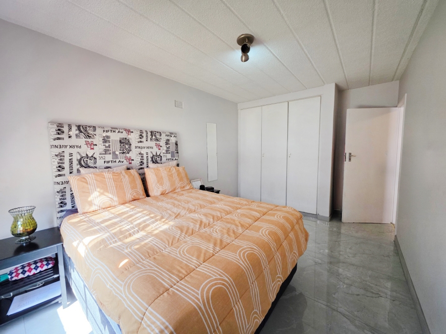 2 Bedroom Property for Sale in Robindale Gauteng