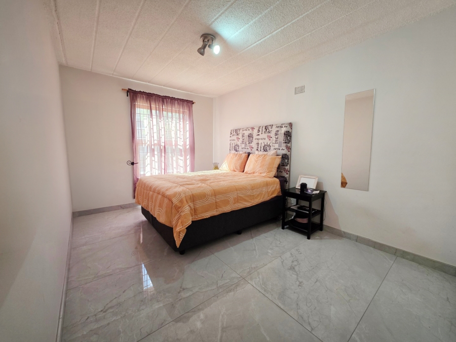 2 Bedroom Property for Sale in Robindale Gauteng
