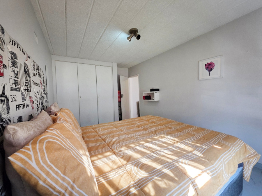 2 Bedroom Property for Sale in Robindale Gauteng