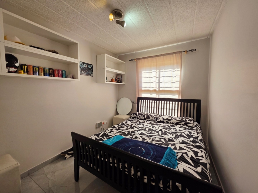 2 Bedroom Property for Sale in Robindale Gauteng