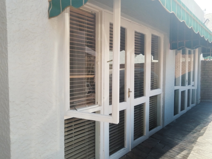 To Let 2 Bedroom Property for Rent in Observatory Gauteng