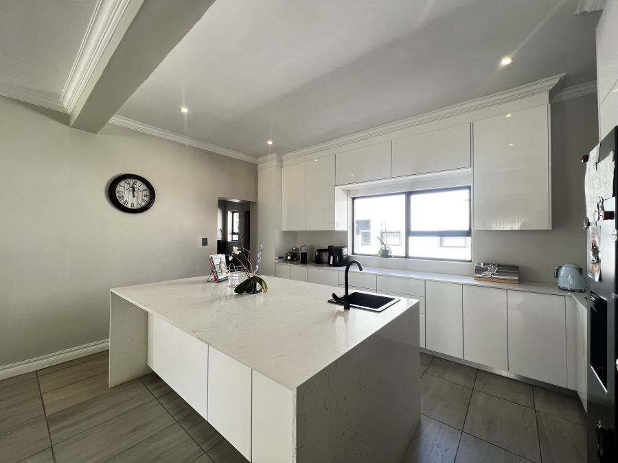 4 Bedroom Property for Sale in Blue Valley Golf Estate Gauteng