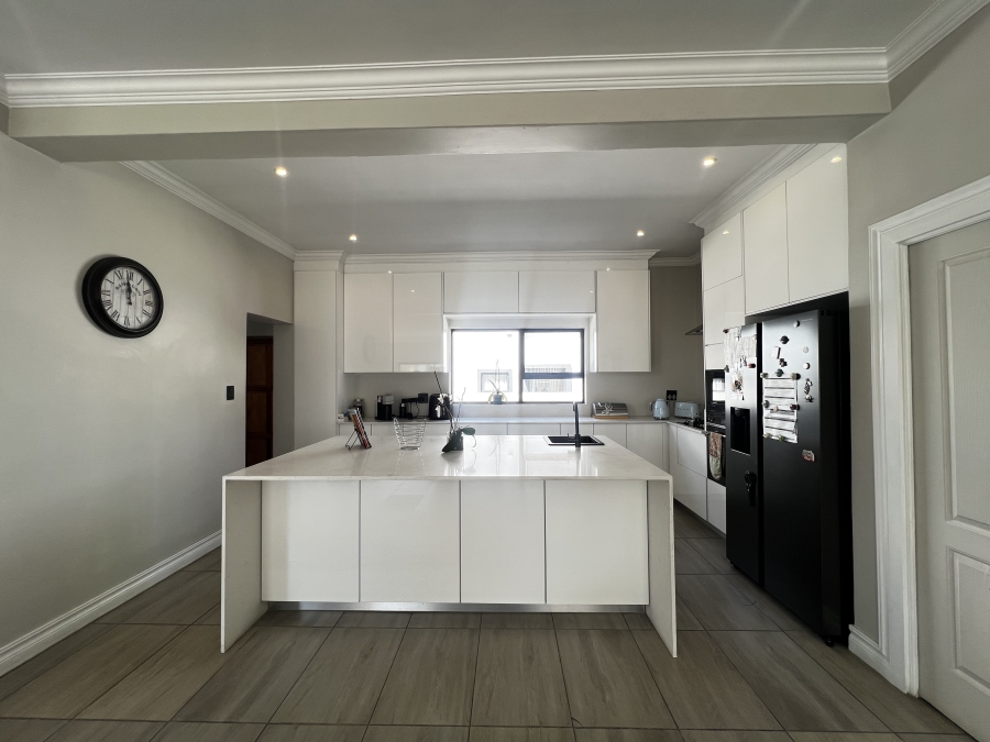 4 Bedroom Property for Sale in Blue Valley Golf Estate Gauteng