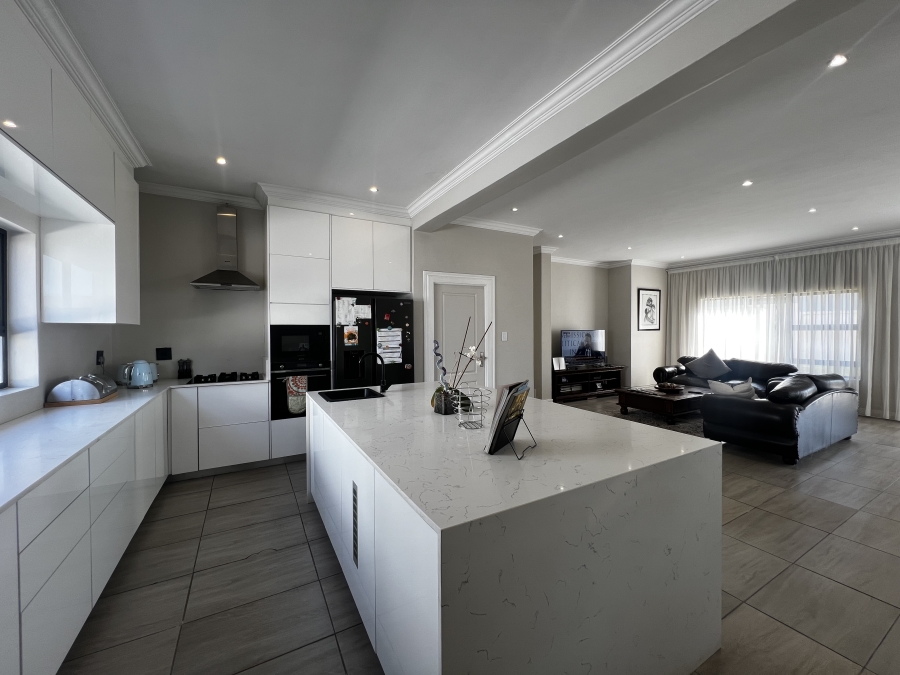4 Bedroom Property for Sale in Blue Valley Golf Estate Gauteng