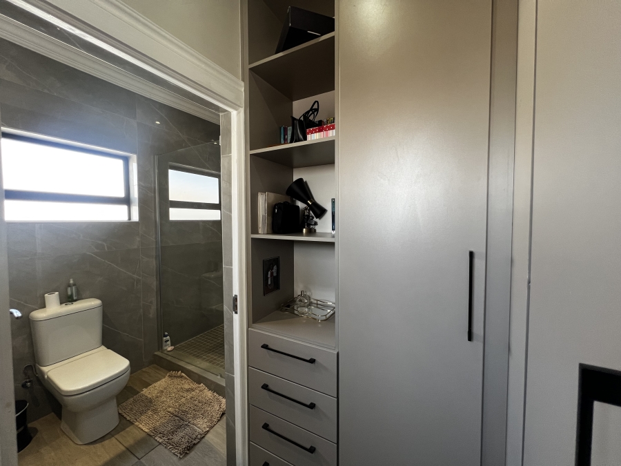 4 Bedroom Property for Sale in Blue Valley Golf Estate Gauteng