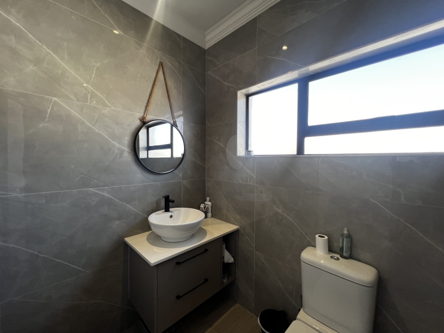 4 Bedroom Property for Sale in Blue Valley Golf Estate Gauteng