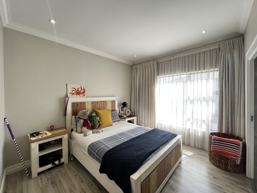 4 Bedroom Property for Sale in Blue Valley Golf Estate Gauteng