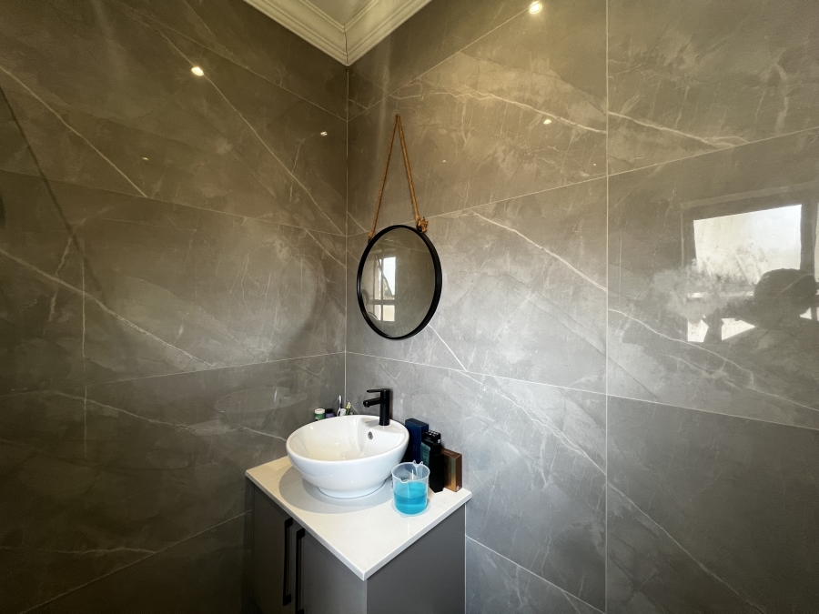 4 Bedroom Property for Sale in Blue Valley Golf Estate Gauteng
