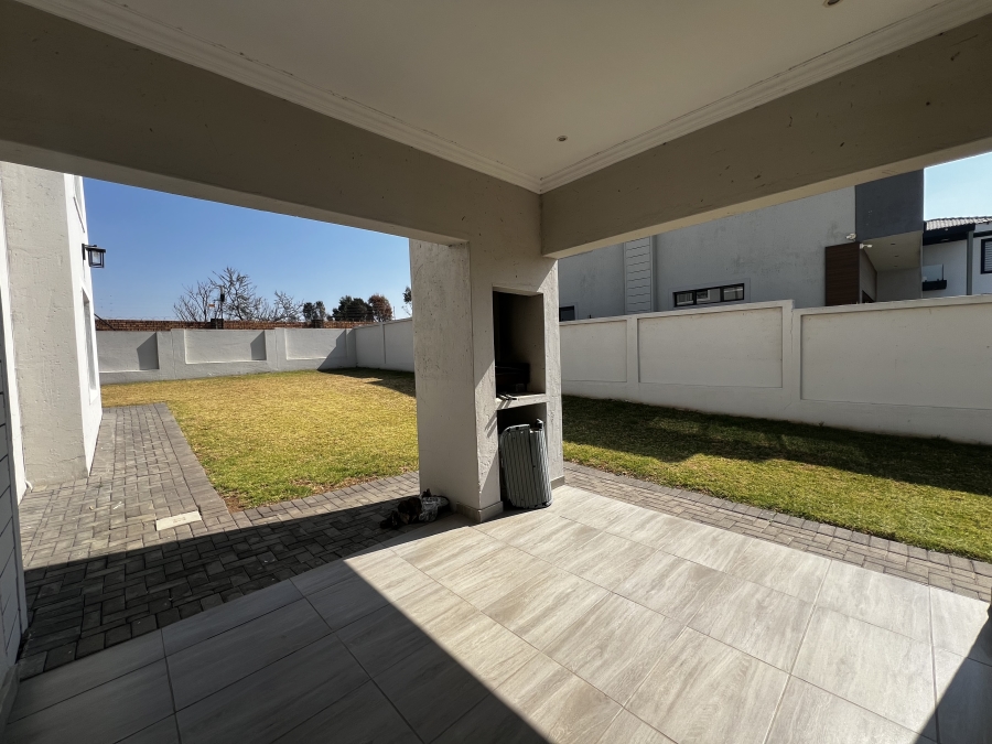 4 Bedroom Property for Sale in Blue Valley Golf Estate Gauteng
