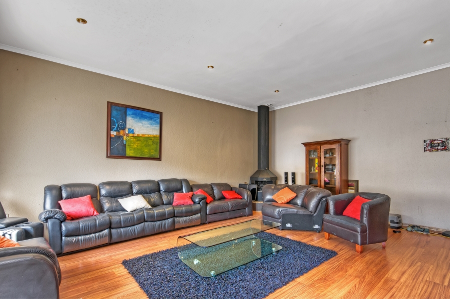 3 Bedroom Property for Sale in Oakdene Gauteng