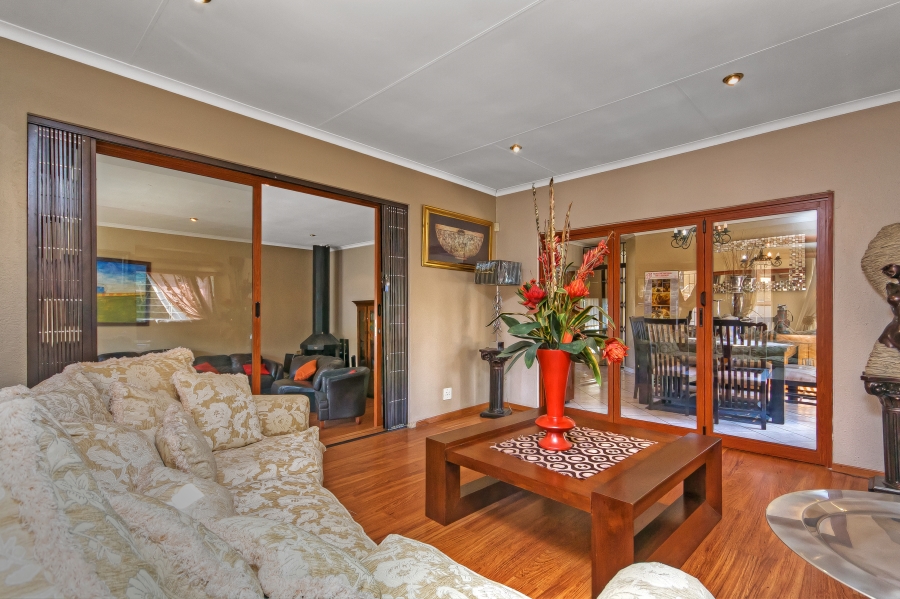 3 Bedroom Property for Sale in Oakdene Gauteng
