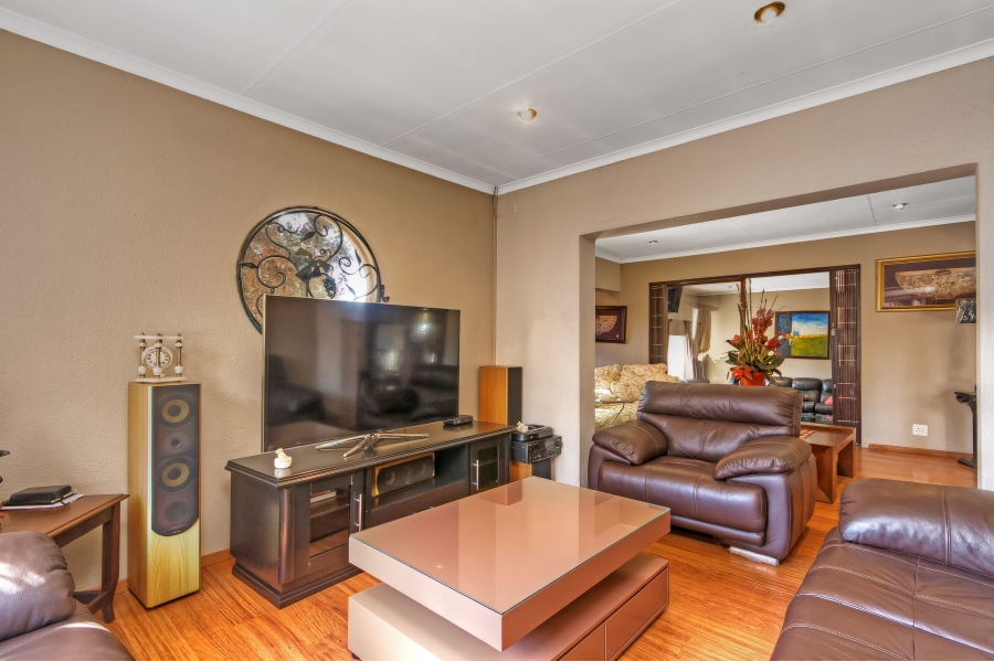 3 Bedroom Property for Sale in Oakdene Gauteng