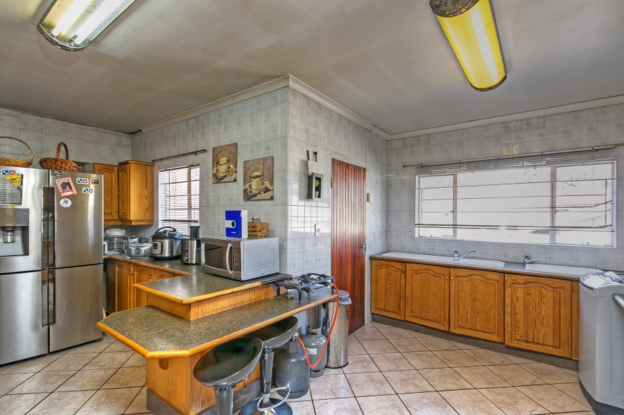 3 Bedroom Property for Sale in Oakdene Gauteng