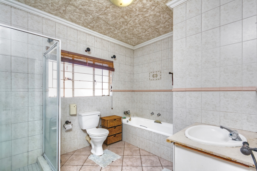 3 Bedroom Property for Sale in Oakdene Gauteng