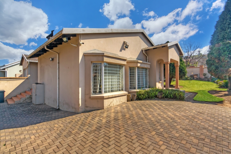 3 Bedroom Property for Sale in Oakdene Gauteng