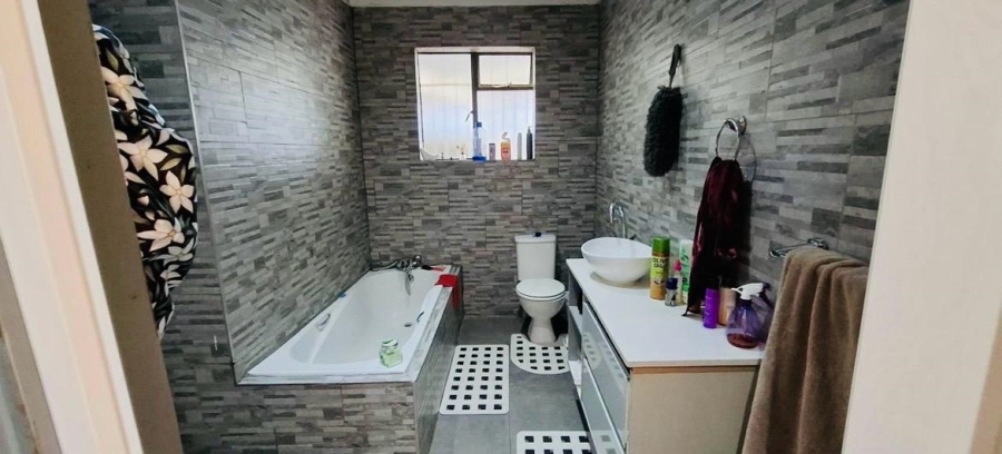 3 Bedroom Property for Sale in Woodmere Gauteng