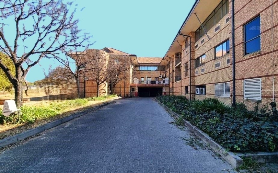 Commercial Property for Sale in Vorna Valley Gauteng