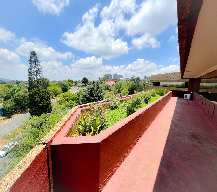 To Let Commercial Property for Rent in Parktown Gauteng
