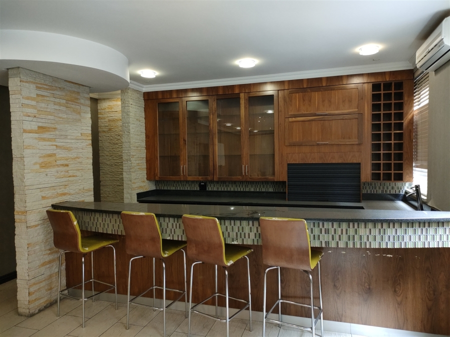 To Let Commercial Property for Rent in Strijdom Park Gauteng