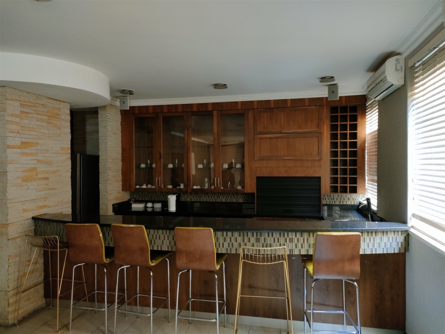 To Let Commercial Property for Rent in Strijdom Park Gauteng
